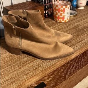 Size 7 pointed toe boots worn a couple of times